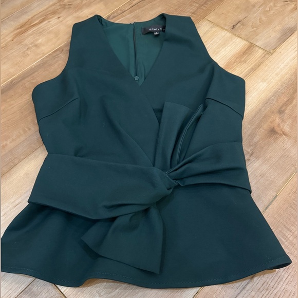 Adelyn Rae Tollie Knit Bow Top Size Small   Emerald Green - Picture 1 of 10